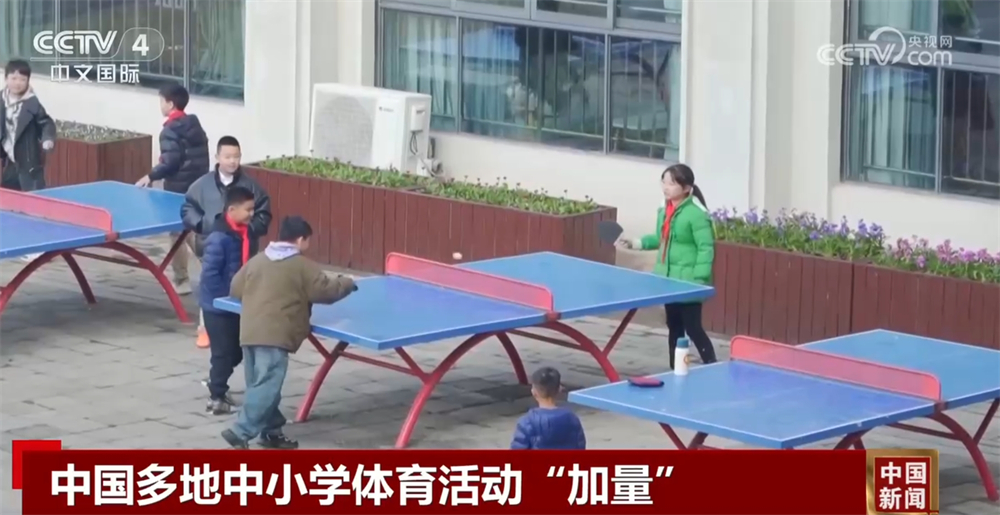 背后包含了